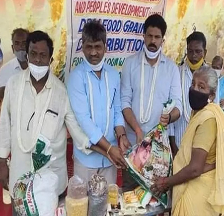 Chirala: Dry ration distributed to 700 weavers’ families
